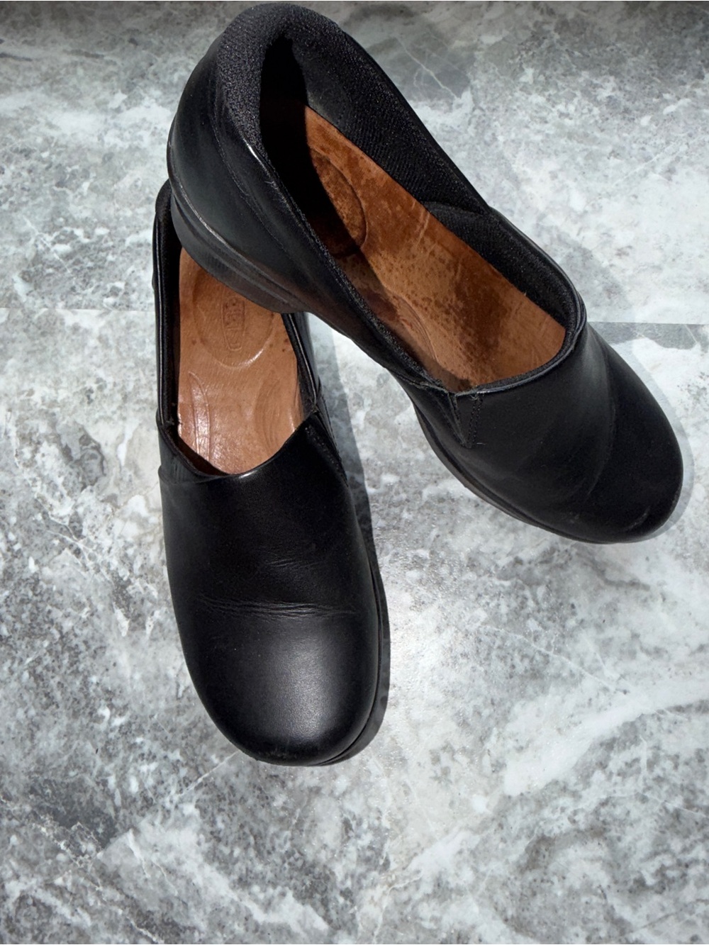 KEEN Women’s Size 7 Black Leather Slip On Comfort Work Shoes Clogs mules